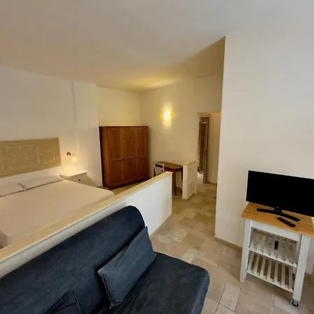 Peaceful Abbaechelu B4 1 Bedroom Sleeps 4 Unit 2 Fort Village