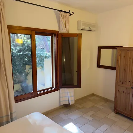 Peaceful Abbaechelu B4 1 Bedroom Sleeps 4 Unit 2