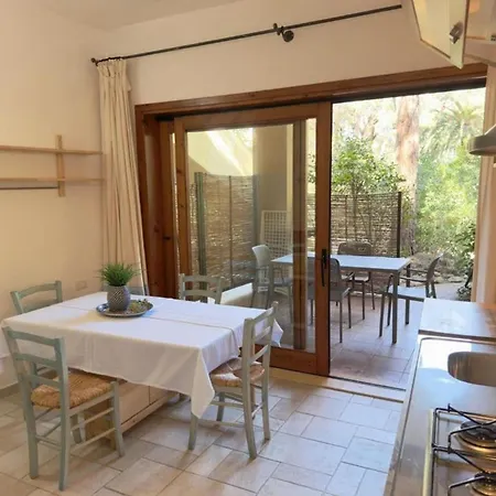 아파트 Peaceful Abbaechelu B4 1 Bedroom Sleeps 4 Unit 2 *