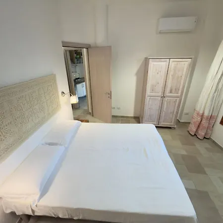 Peaceful Abbaechelu B4 1 Bedroom Sleeps 4 Unit 2 Apartment *